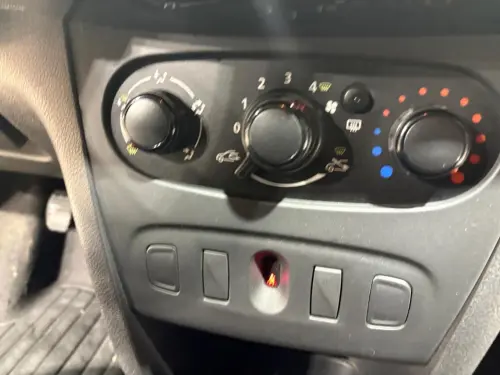 Dacia Sandero SCe 75 Ambiance - Photo 23