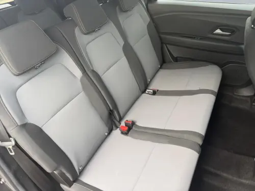 Dacia Jogger Hybrid 140 7 places GSR2 Extreme - Photo 17