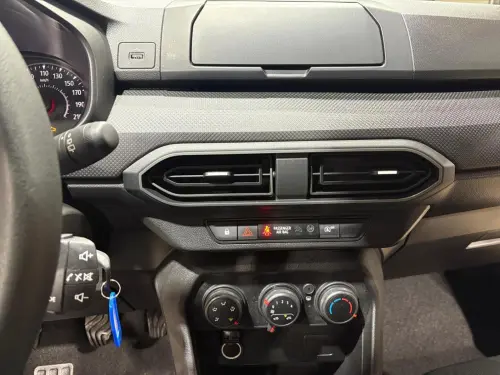 Dacia Sandero SCe 65 Essential - Photo 20