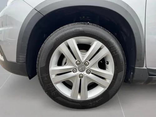 Peugeot 2008 BlueHDi 100ch S&S BVM5 Signature - Photo 8