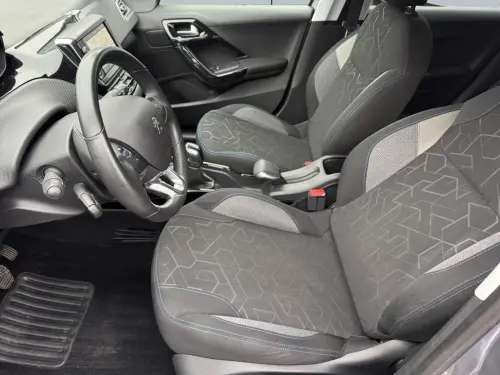 Peugeot 2008 BlueHDi 100ch S&S BVM5 Signature - Photo 9