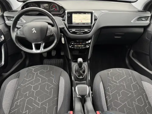 Peugeot 2008 BlueHDi 100ch S&S BVM5 Signature - Photo 11