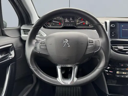 Peugeot 2008 BlueHDi 100ch S&S BVM5 Signature - Photo 12