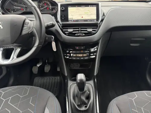 Peugeot 2008 BlueHDi 100ch S&S BVM5 Signature - Photo 14