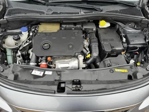 Peugeot 2008 BlueHDi 100ch S&S BVM5 Signature - Photo 19