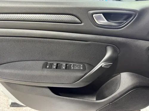 Renault Megane Mégane IV Berline Blue dCi 95 Zen - Photo 10