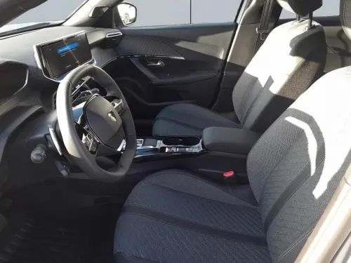 Peugeot 2008 Hybrid 145 e-DCS6 Allure - Photo 9