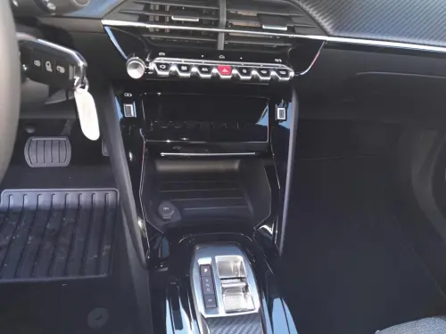 Peugeot 2008 Hybrid 145 e-DCS6 Allure - Photo 14