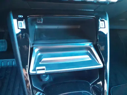 Peugeot 2008 Hybrid 145 e-DCS6 Allure - Photo 22