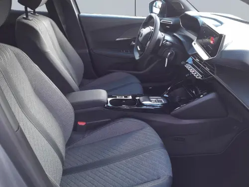 Peugeot 2008 Hybrid 145 e-DCS6 Allure - Photo 16