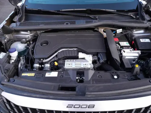 Peugeot 2008 Hybrid 145 e-DCS6 Allure - Photo 19