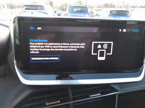 Peugeot 2008 Hybrid 145 e-DCS6 Allure - Photo 20