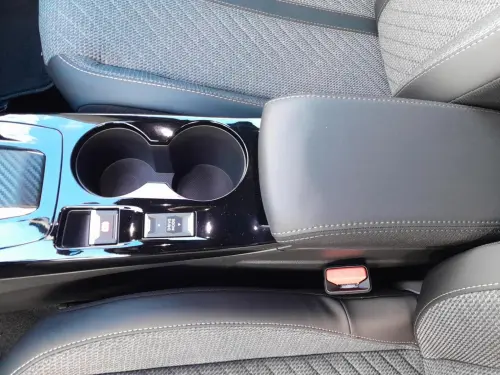 Peugeot 2008 Hybrid 145 e-DCS6 Allure - Photo 23