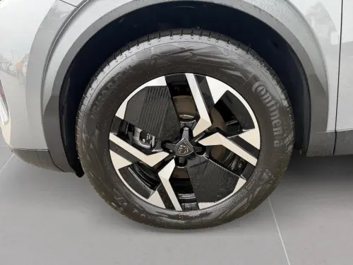 Peugeot 2008 Hybrid 145 e-DCS6 Allure - Photo 8