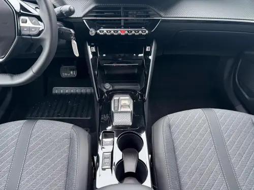 Peugeot 2008 Hybrid 145 e-DCS6 Allure - Photo 14