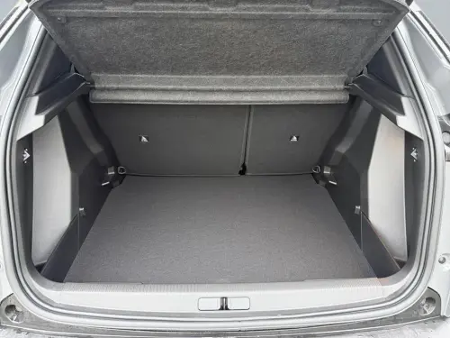 Peugeot 2008 Hybrid 145 e-DCS6 Allure - Photo 18