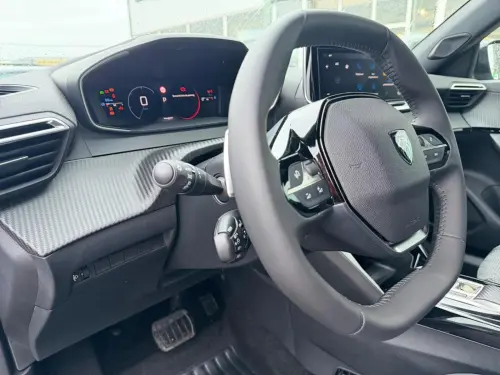 Peugeot 2008 Hybrid 145 e-DCS6 Allure - Photo 22