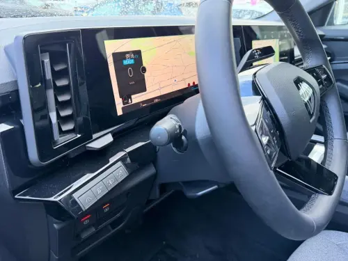 Renault Austral E-Tech hybrid 200 Evolution - Photo 22