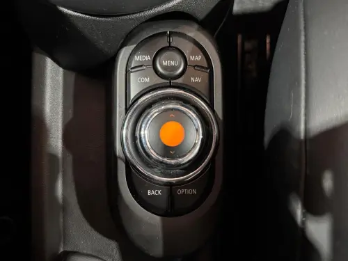 Mini Cooper Cabriolet One 102 ch Edition Heddon Street - Photo 22