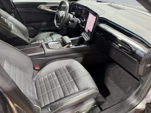 Renault Austral E-Tech hybrid 200 Iconic - Photo 17