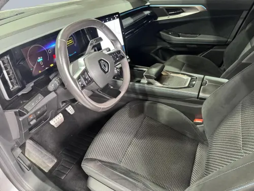 Renault Austral E-Tech hybrid 200 Iconic esprit Alpine - Photo 9