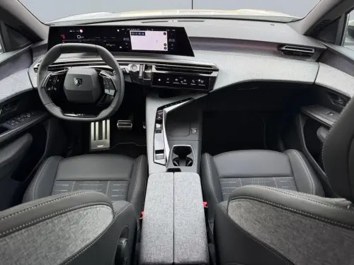 Peugeot 3008 Hybrid 145 e-DCS6 GT - Photo 11