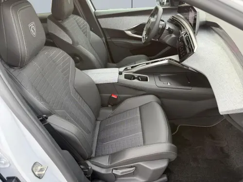 Peugeot 3008 Hybrid 145 e-DCS6 GT - Photo 16