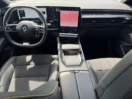 Renault Austral E-TECH FULL HYBRID 200 ICONIC - Photo 11