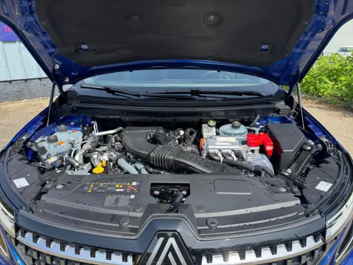 Renault Austral E-TECH FULL HYBRID 200 ICONIC - Photo 19