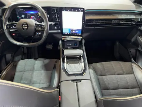 Renault Austral E-Tech hybrid 200 Iconic - Photo 11