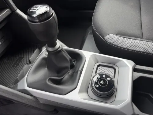 Dacia Duster Mild Hybrid 130 4x4 Journey - Photo 23