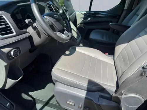 Ford Tourneo Tourneo Custom 310 L2H1 2.0 EcoBlue 170 BVA Titanium X - Photo 9