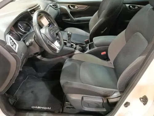 Nissan Qashqai 1.5 dCi 110 Tekna+ - Photo 9