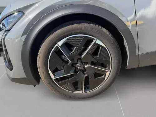 Peugeot 408 Hybrid 136 e-DCS6 GT - Photo 8