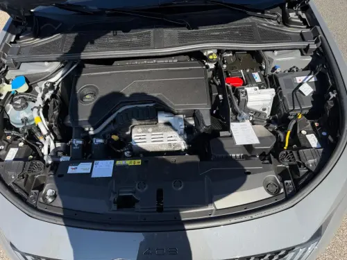 Peugeot 408 Hybrid 136 e-DCS6 GT - Photo 19