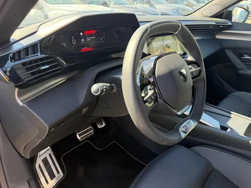 Peugeot 408 Hybrid 136 e-DCS6 GT - Photo 22