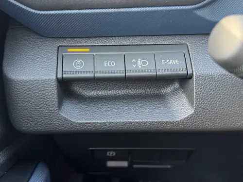 Dacia Duster Hybrid 140 Journey - Photo 22