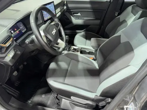Dacia Bigster Mild Hybrid 140 Extreme - Photo 9