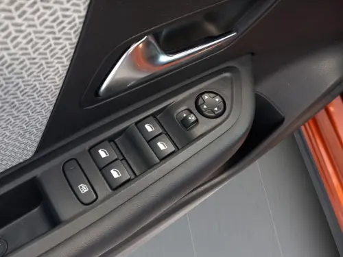 Citroën C4 PureTech 130 S&S EAT8 Shine - Photo 10