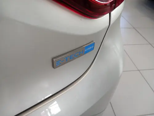 Renault Clio Clio E-Tech 140 - 21N Limited - Photo 19