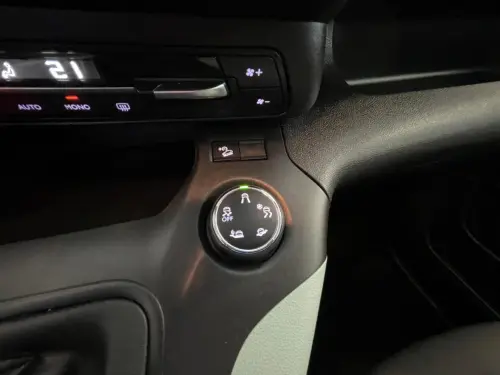 Citroën Berlingo Taille M BlueHDi 130 S&S BVM6 Shine - Photo 22
