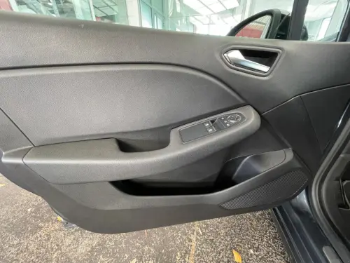 Renault Clio Clio E-Tech 140 Limited - Photo 10
