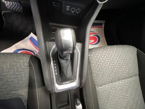 Renault Clio Clio E-Tech 140 Limited - Photo 22