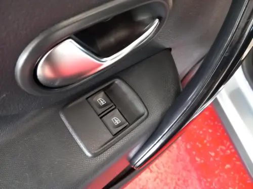 Dacia Sandero ECO-G 100 15 ans - Photo 10