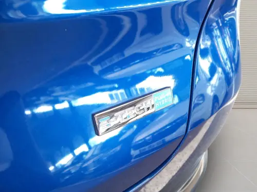 Renault Captur E-Tech Plug-in 160 Intens - Photo 19