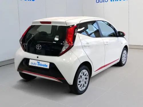 Toyota Aygo Aygo 1.0 VVT-i x-play - Photo 2