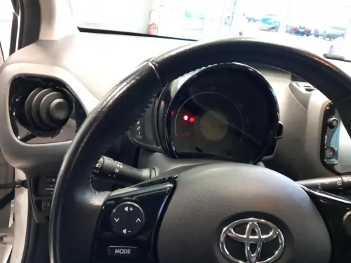 Toyota Aygo Aygo 1.0 VVT-i x-play - Photo 13