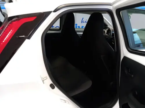 Toyota Aygo Aygo 1.0 VVT-i x-play - Photo 17