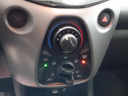 Toyota Aygo Aygo 1.0 VVT-i x-play - Photo 21