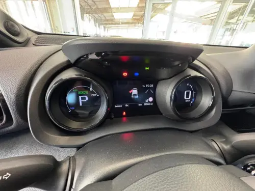 Toyota Yaris Yaris Hybride 116h Première - Photo 13